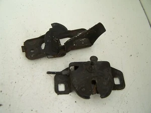 Chrysler PT Cruiser Bonnet catch (2006-2010) - Picture 1 of 3