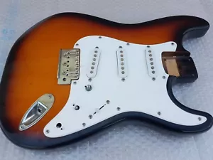 CORPO SQUIER by FENDER STRATOCASTER 1996 - CARICO - Foto 1 di 4