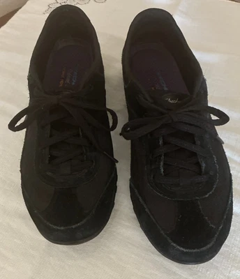 Zapatillas deportivas Skechers para mujer de ajuste relajado de espuma viscoelástica negras de gamuza talla 8,5 - #23031 Foto 1 de 4