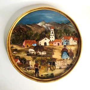 Handgefertigtes umgekehrtes handbemaltes Tablett rund Dorfleben Szene Holz Glas Peru - Bild 1 von 8