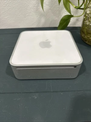 APPLE A1283 Mac Mini - Intel C2D @2GHz - 8GB RAM - 320GB HDD! No Cords! - Image 1 of 4