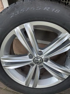 Original VW Tiguan II, 5N Alufelgen 235/55 R18 Winterreifen - Bild 1 von 3