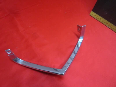 AMC Ambassador 1967 guardabarros delantero moldura rejilla moldura lado izquierdo Foto 1 de 4