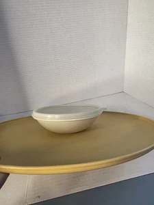 Vintage Tupperware 492 Gold Dip-n-Serve Chip und Dip/Gemüse Servier Tablett Schüssel & Deckel - Bild 1 von 9