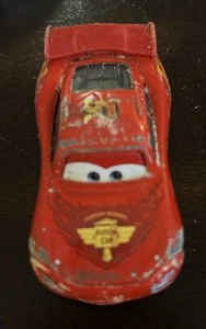 Disney Pixar Cars Burnt Lightning McQueen 1:55 auto pressofusa - Foto 1 di 7