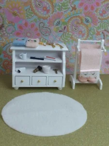 Dollhouse Bathroom  Accessories and Furniture 1:12 - Picture 1 of 4