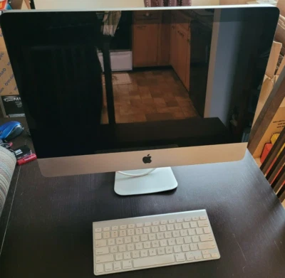 Apple iMac (21.5”, Mid-2011) 2.5 GHz Intel Core i5 4GB RAM /w Bluetooth Keyboard - Image 1 of 4