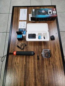 Appareil photo GoPro HERO10 noir 5,3K - Pack sous l'eau avec 3 batteries supplémentaires - Photo 1/4