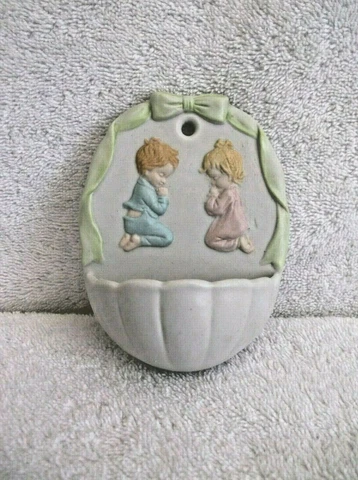 Older RR Roman Childs Wall Pocket - Pre-owned Cover