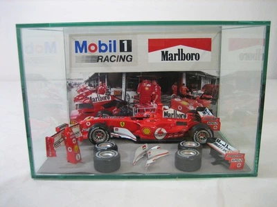 F1 Marlboro Ferrari F2005 1:18 Hockenheim Schumacher + vetrina + scatola originale autocostruzione - Immagine 1 di 4