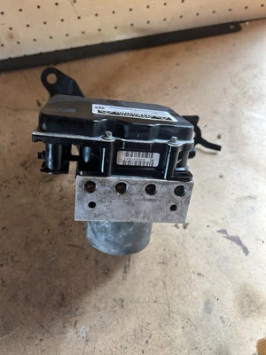 2010 Toyota Camry Anti Lock Pump (stock #108) - Image 1 of 4