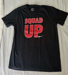 Nike T-Shirt Youth Boy Large Graphic Squad Up Logo Black T-shirt - Picture 1 of 3