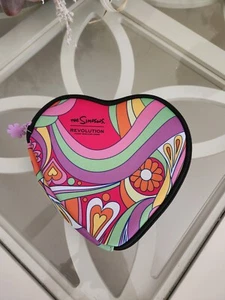 Bolso de Maquillaje Revolution Los Simpson Verano del Amor Mujer Años 70 Ambiente Comético - Imagen 1 de 8