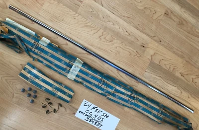 1964 F85 C.C., 4 D.S. New Other End Panel (Lower) Trim Molding-384837-Olds GM Foto 1 de 4