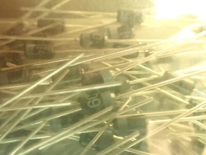 9V 1W  Axial Zener Diodes by FUJI (X50) Made in Japan QUALITY DIODES UKSTOCK - Picture 1 of 3