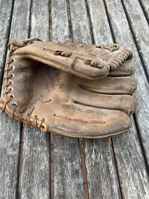 Vintage 1960s SPALDING 42-3581 Dick McAuliffe Signature Model RHT Baseball Glove - Image 1 of 4