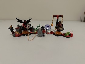 Lego Nexo Knights: Ultimate Beast Master (70334) & Ultimate Lavaria (70335)