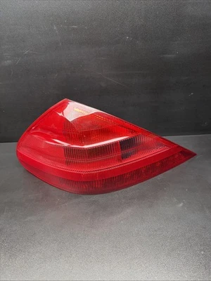 03-06 Luz trasera izquierda lado del conductor Mercedes R230 SL500 SL600 FABRICANTE DE EQUIPOS ORIGINALES Foto 1 de 4