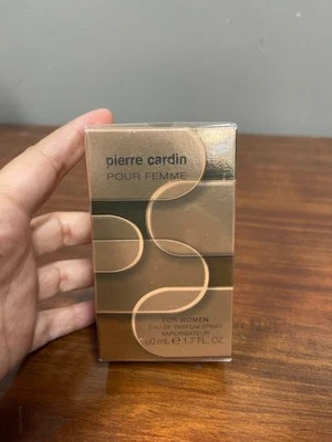 Pierre Cardin Pour Femme 1,7 oz/50 ml Eau De Parfum spray feminino - Imagem 1 de 3