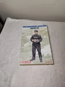 Dragón Segunda Guerra Mundial Alemán Obsturmbannführer Joachim Peiper Ardenas 1944 Modelo Kit - Imagen 1 de 12