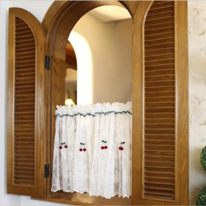 Media cortina de encaje con flores blancas ventana pequeña ventana puerta de café gabinete panel decoración - Imagen 1 de 18