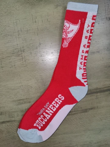 Tampa Bay Buccaneers Mens Red Vertical Logo NFL Team Crew Socks Large Cover