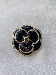 Camellia Chanel Brooch Black Ivory Gold - Picture 1 of 2
