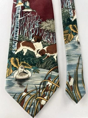 Field & Stream Hombres Perros de Caza Corbata Pantano Árboles Madera 100% Seda Hecho en EE. UU. Foto 1 de 4