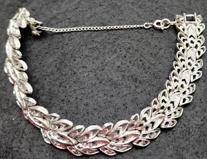 Monet Bracelet Leaf Pattern Silver Tone Costume Jewelry - Picture 1 of 3