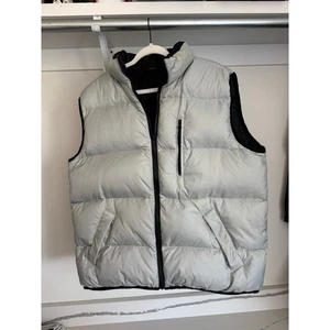 Old Navy Men's Reversible Puffer Vest Down Soft Silver Black Size XL - Picture 1 of 7