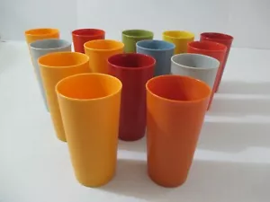 14 VINTAGE TUPPERWARE BECHER GLÄSER ALLE 12 OZ VERSCHIEDENE FARBEN #853 GEBRAUCHT, IN EINWANDFREIEM ZUSTAND - Bild 1 von 6