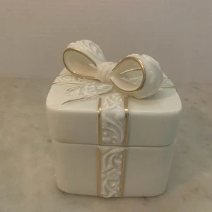 San Francisco Spieluhr Co Geschenk Creme Goldrand Unkettelt Melodie - Bild 1 von 9