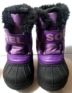 Botas de nieve aisladas Sorel Snow Commander para niños pequeños púrpura claro y negro talla 5 - Imagen 1 de 7
