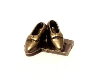 WIZARD OF OZ! TCM Scene It? Board Game RUBY SLIPPERS Metal Piece! FREE SHIPPING! - Picture 1 of 2