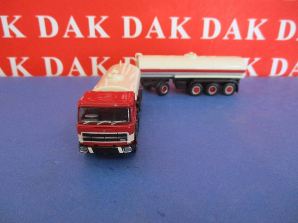 1/87 Modellino Camion Truck Fiat 691 Millepiedi Cisterna Rossa Bianca 1970 - Immagine 1 di 4