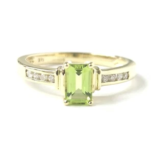 9ct Yellow Gold Peridot Ring Size L Cubic Zirconia Hallmarked 2g - Picture 1 of 18