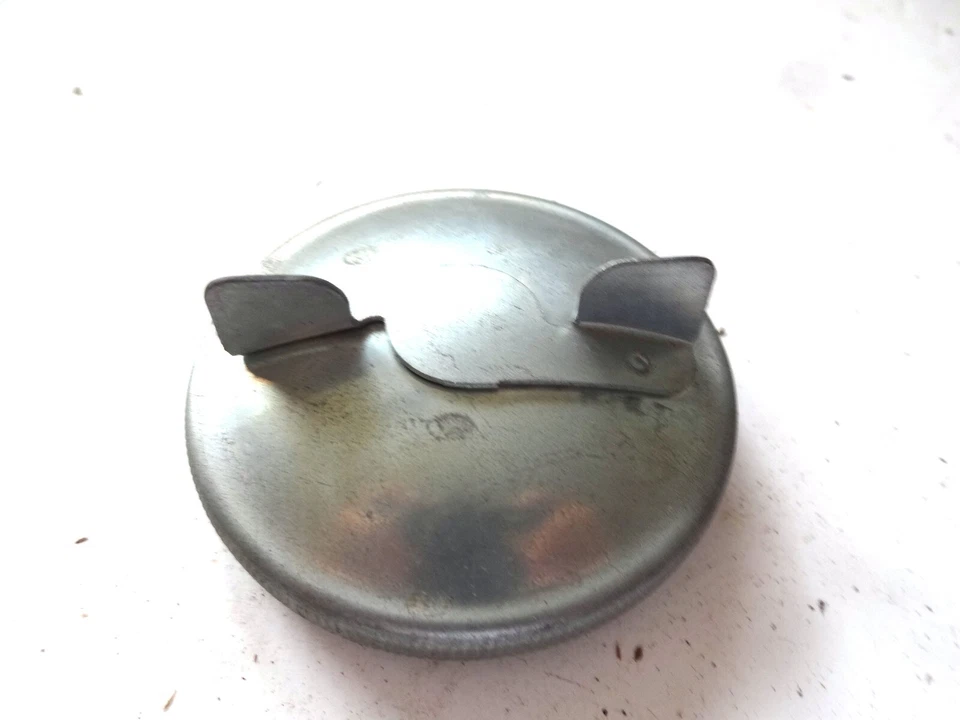 NOS 1940'S 1950'S CHEVY CAR TRUCK TAMPA DE GASOLINA COMBUSTÍVEL EATON - Imagem 1 de 4