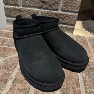 UGG Classic Ultra Mini 1116109 Women's Boots Black Size 8 - Picture 1 of 20