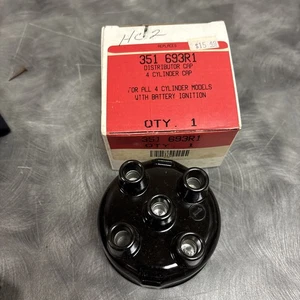 Distributor Cap 4 Cylinder Cap For All Models W/ Battery Ignition - Picture 1 of 4