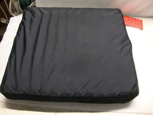 Roho 21,75x20x4,25 Zoll Rollstuhlkissen mit Bezug 1R1211H - Bild 1 von 10