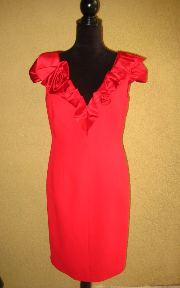 Vestido de cóctel Carmen Marc Valvo rojo seda mangas gorra cuello en V funda ajustada 10 Foto 1 de 4