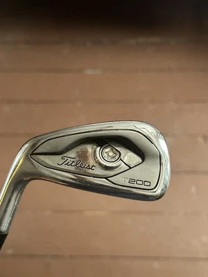 Left Handed Titleist T200 6 Iron True Temper Red R300 - Image 1 of 4