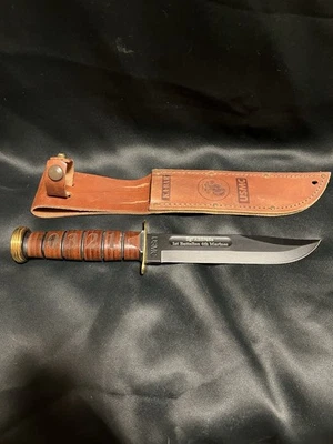 Cuchillo KaBar USMC Grado Presentación 12" Largo Inscrito SGT Andrade (KIA Irak 09) Foto 1 de 4