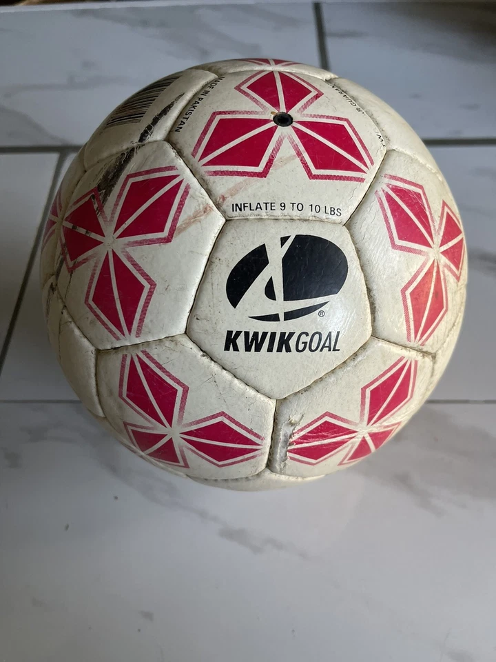 PELOTAS DE FÚTBOL IMPERMEABLES VINTAGE KWIK GOAL COPA DEL MUNDO TALLA 5 Foto 1 de 4