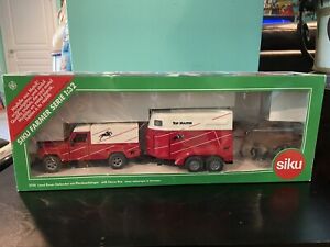 SIKU FARMER SERIE METAL 1:32 Land Rover defender with horse & carrier toy
