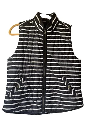 Chaleco acolchado negro mediano Gap para mujer poliéster botón delantero, mediano  Foto 1 de 4