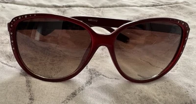 Gafas de sol para mujer Panama Jack polarizadas con tachuelas borgoña de gran tamaño retro boho Foto 1 de 4