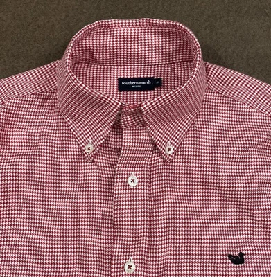 Camisa mediana SOUTHERN MARSH para hombre con logotipo de pata de gallo roja con botones Foto 1 de 4