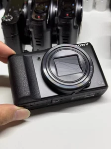 Sony Cyber-shot DSC-HX50V 20.4MP 30x Optical Zoom with Wifi Digital Camera - Picture 1 of 12