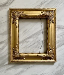 "Marco de madera vintage ornamentado estilo barroco tono dorado apertura de 8"" x 10""" - Imagen 1 de 7